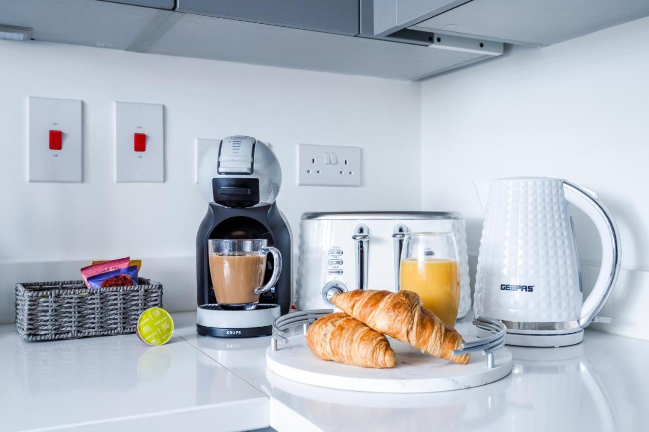 Holiday home Spacious 4br Townhouse Free Parking & Wifi *